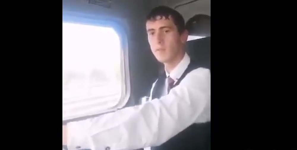 Tânărul care a furat o locomotivă a fost reținut. El s-a filmat în timp ce făcea manevre VIDEO