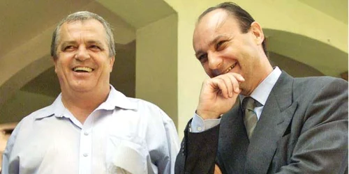 Decebal Traian Remeş şi Ioan Avram Mureşan (dreapta) sunt colegi de ,,mandat“ şi în sentinţa prin care au fost condamnaţi la închisoare