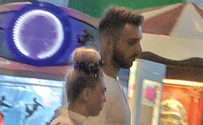 Crina şi iubitul tinerel se plimbau la mare, prin Mamaia