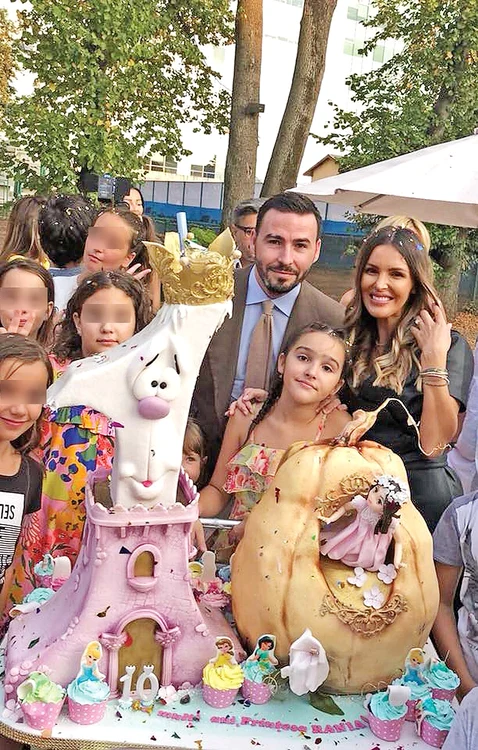 Tortul Raniei, fiica lui  Adrian Cristea şi  a Denisei Nechifor,  ne-a amintit de  ”Cenuşăreasa”
