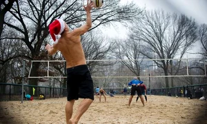Americanii au jucat volei în New York, de Crăciun (foto: New York Times) jpeg
