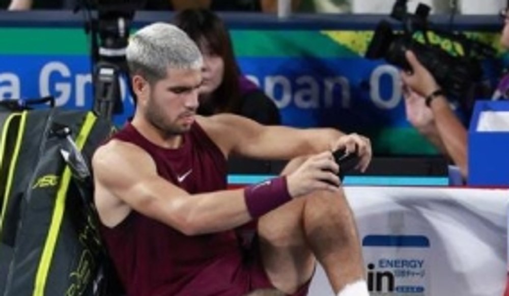 Lui Carlos Alcaraz i-au dispărut miraculos durerile după entorsa de la gleznă. Liderul mondial a folosit o bandă magnetică cu proprietăți magice