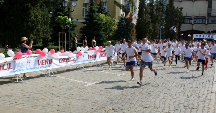 Aproape de botoşăneni au alergat la crosul verii FOTO Cosmin Zamfirache