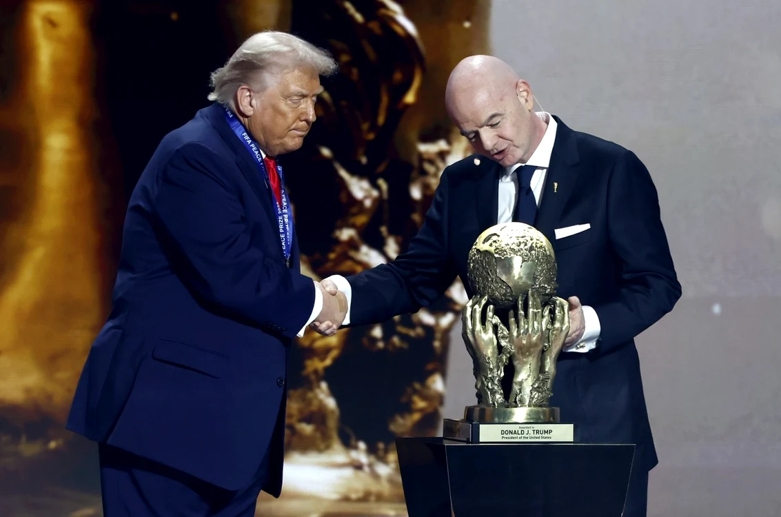 În decembrie trecut, Donald Trump a primit un premiu din partea FIFA (Foto: EPAImages)