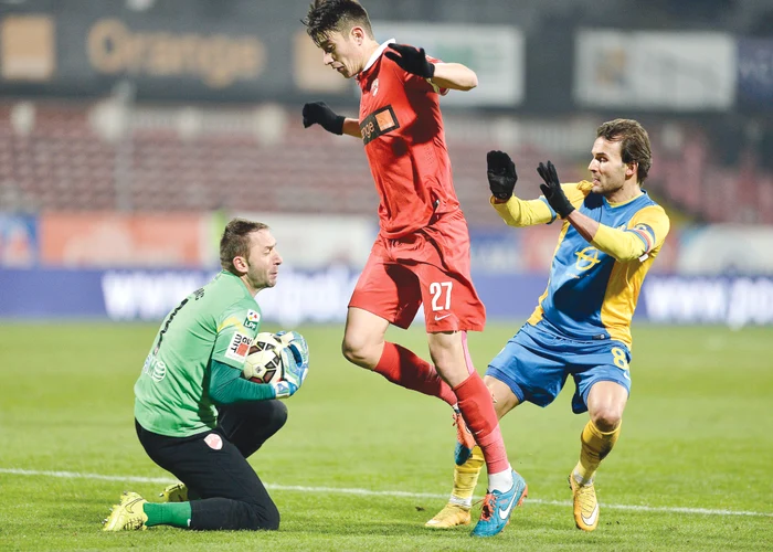 
    Nedelcearu a jucat titular în  la Dinamo în prima parte a  campionatului trecut  