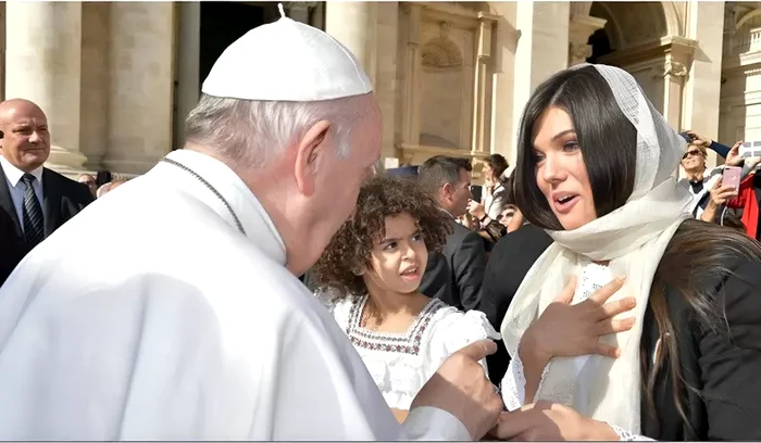 Paula Selling alături de Papa Francisc