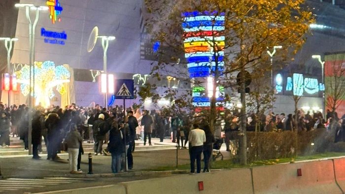 Peste 1.000 de persoane evacuate FOTO Facebook