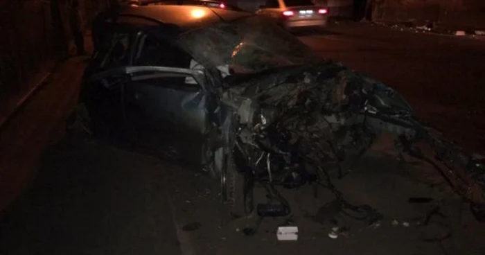 Maşina condusă de tânărul de 21 de ani din Aiud a fost distrusă în accident