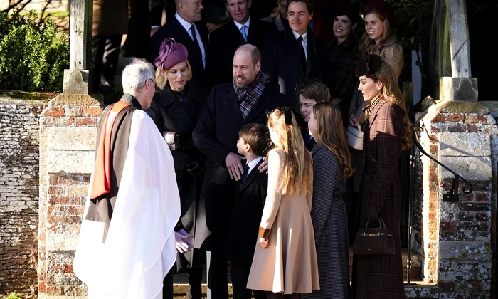 Zara Tindall cu Prințul William, Prințesa Kate, Louis, Charlotte, George la slujba de Crăciun 2025   profimedia 1087506848 jpg
