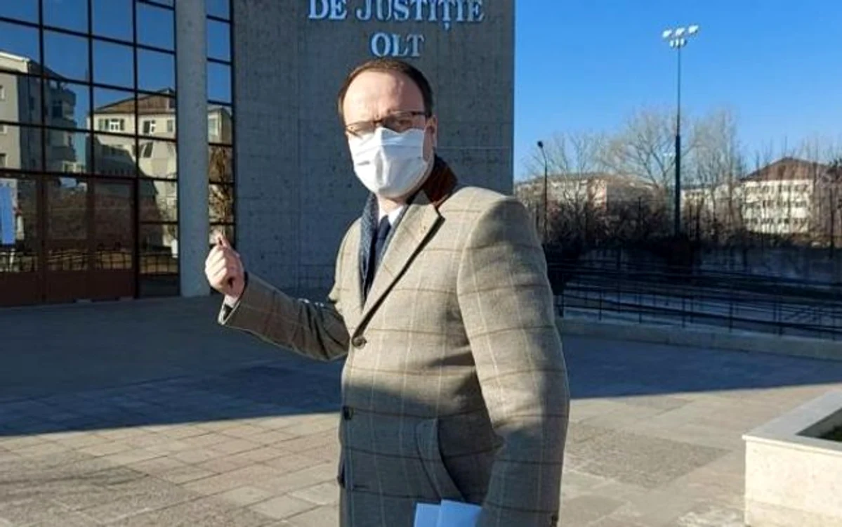 
    Politicianul a fost audiat la Tribunalul Olt, în calitate de martor în dosarul în care Gheorghe Dincă e judecat pentru uciderea a două adolescente    