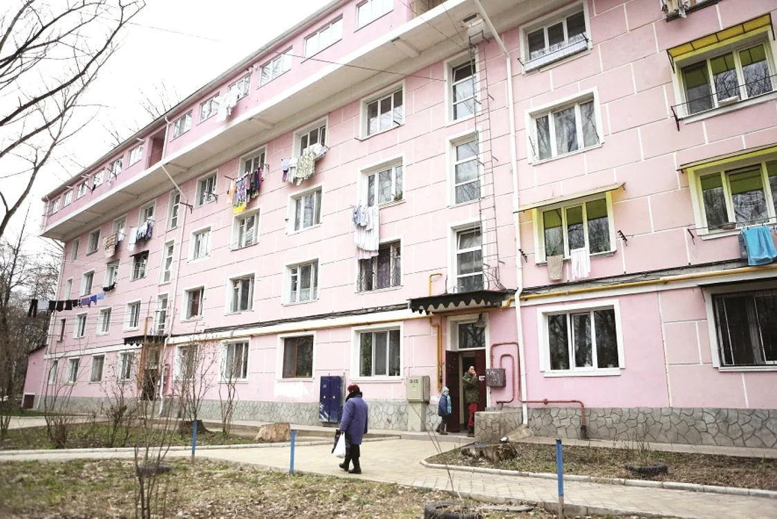 Cele mai multe mansarde din Chişinău sunt construite în exteriorul blocurilor. Foto: Dumitru Goncear