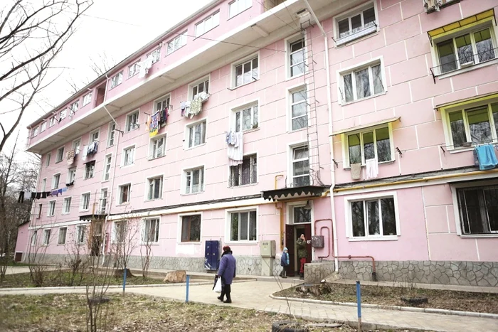 Cele mai multe mansarde din Chişinău sunt construite în exteriorul blocurilor. Foto: Dumitru Goncear