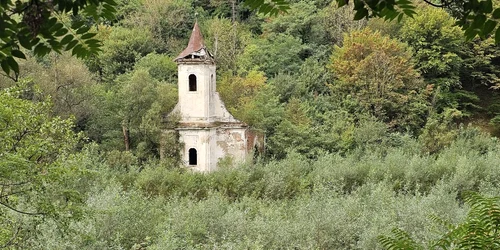 Biserica din Baia Craiului  Foto Daniel Guță  ADEVĂRUL jpg