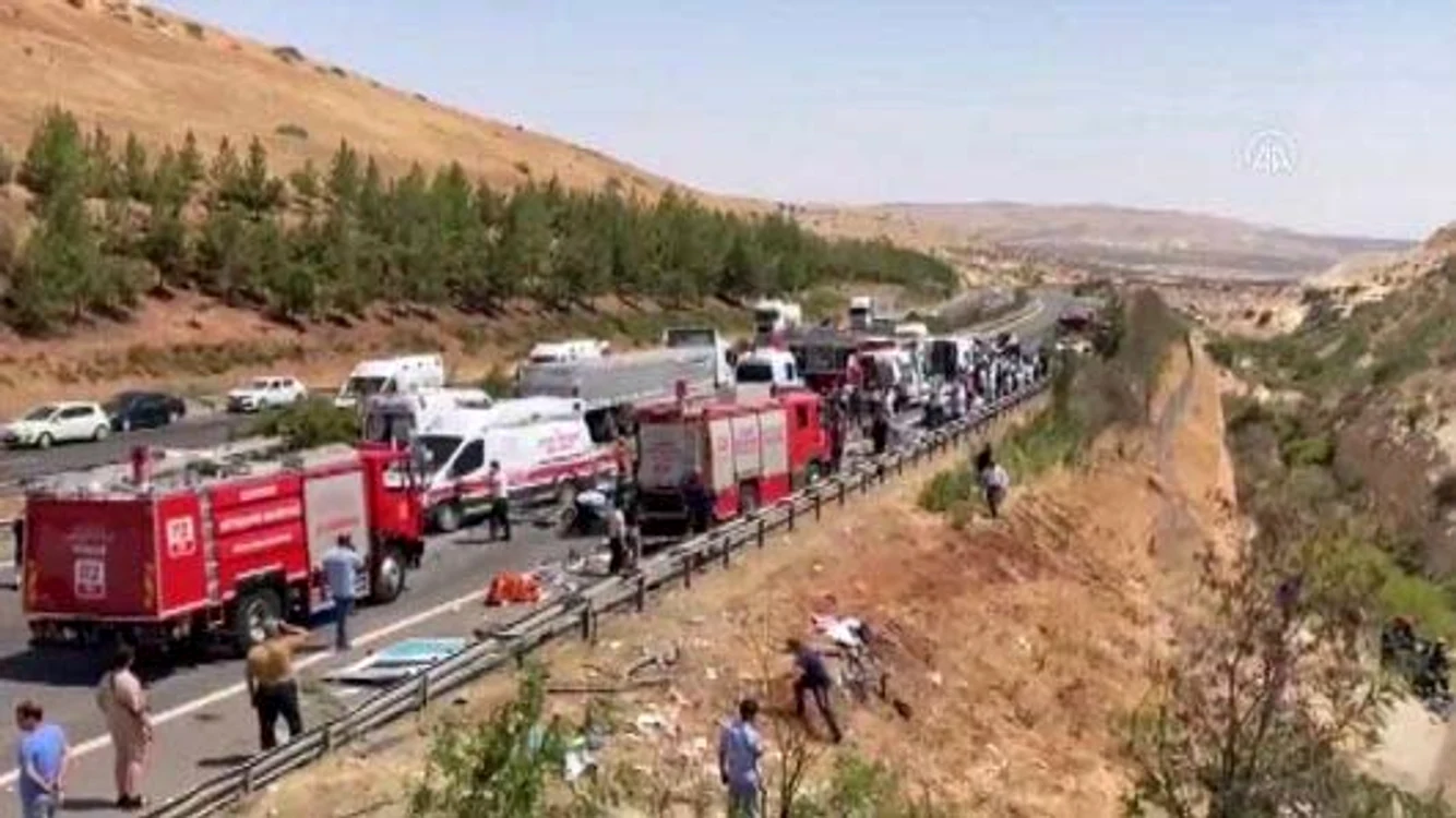 Patru vehicule s-au ciocnit pe o autostradă din sud-estul țării