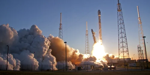 O rachetă fără pilot Falcon 9 SpaceX e lansată de la baza 40 Canaveral Air Force Station Capeîn Cape Canaveral Florida FOTO AP