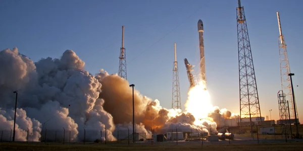 O rachetă fără pilot Falcon 9 SpaceX e lansată de la baza 40 Canaveral Air Force Station Capeîn Cape Canaveral Florida FOTO AP