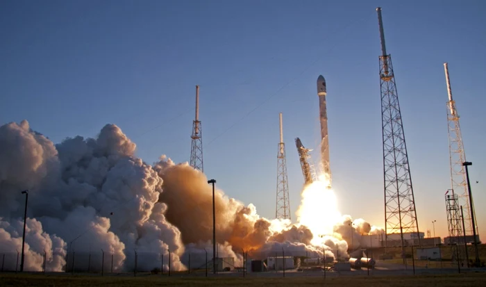 O rachetă fără pilot Falcon 9 SpaceX este lansată de la baza 40 Canaveral Air Force Station Cape în Cape Canaveral Florida FOTO AP