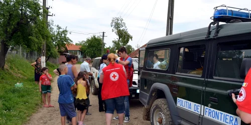 ajutoare crucea rosie FOTO Alexandra Georgescu 