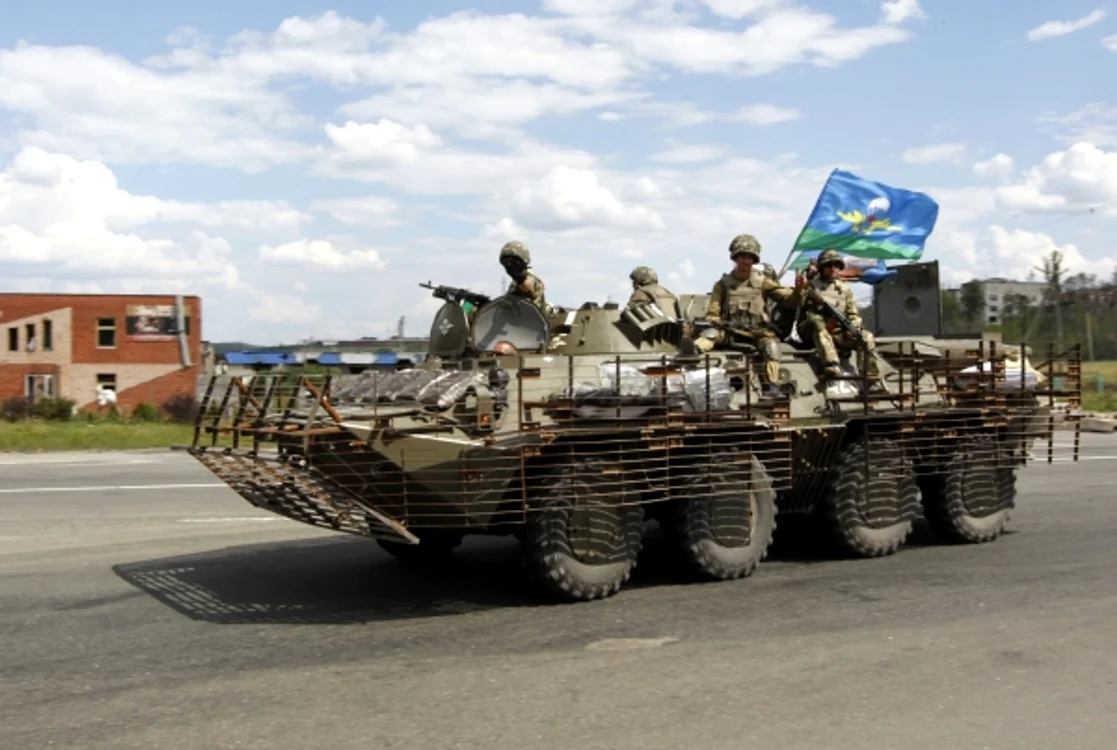 
    Armata ucraineană face eforturi de a recupera poziţiile ocupate de separatişti în estul ţăriiFoto: Reuters  