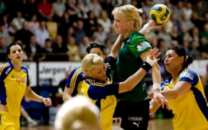 Liga Campionilor la handbal: Oltchim - Zvezda 31-27/Filmul meciului