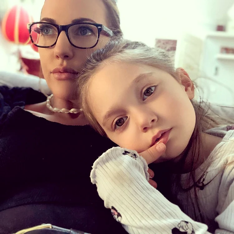 meryem uzerli cu fiica ei jpg jpeg