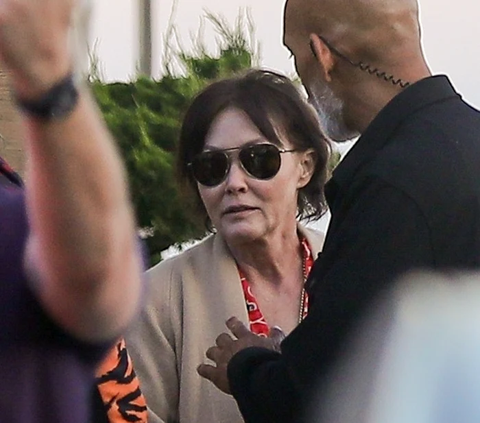 Shannen Doherty surprinsă alături de prieteni (Foto: Profimedia)