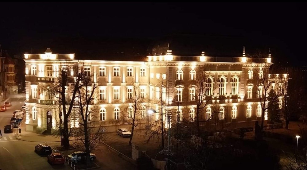 Palat al Justiției din România, iluminat ca la Viena. Edificiul din vestul țării este pus pe harta monumentelor istorice