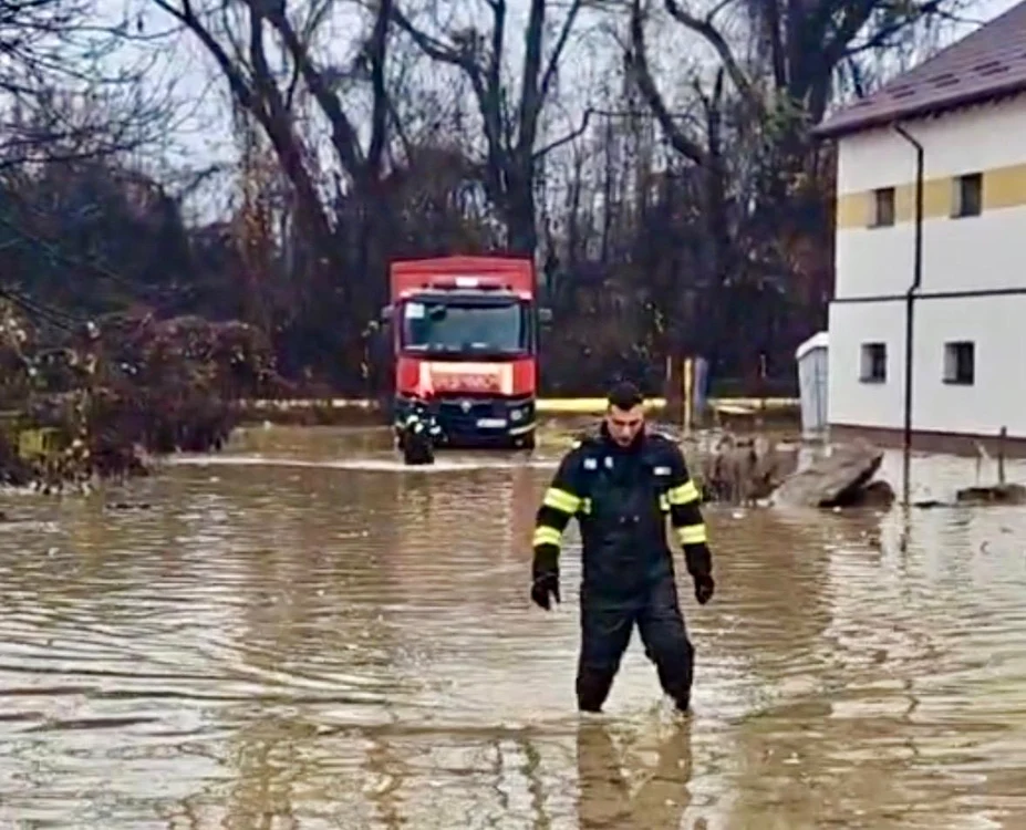 Inundații la DNA Pitești FOTO: captură video