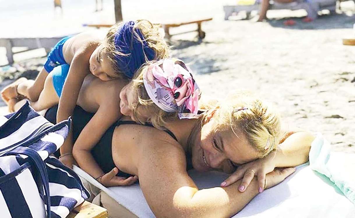 
    Brenciu este topit după familia lui  
