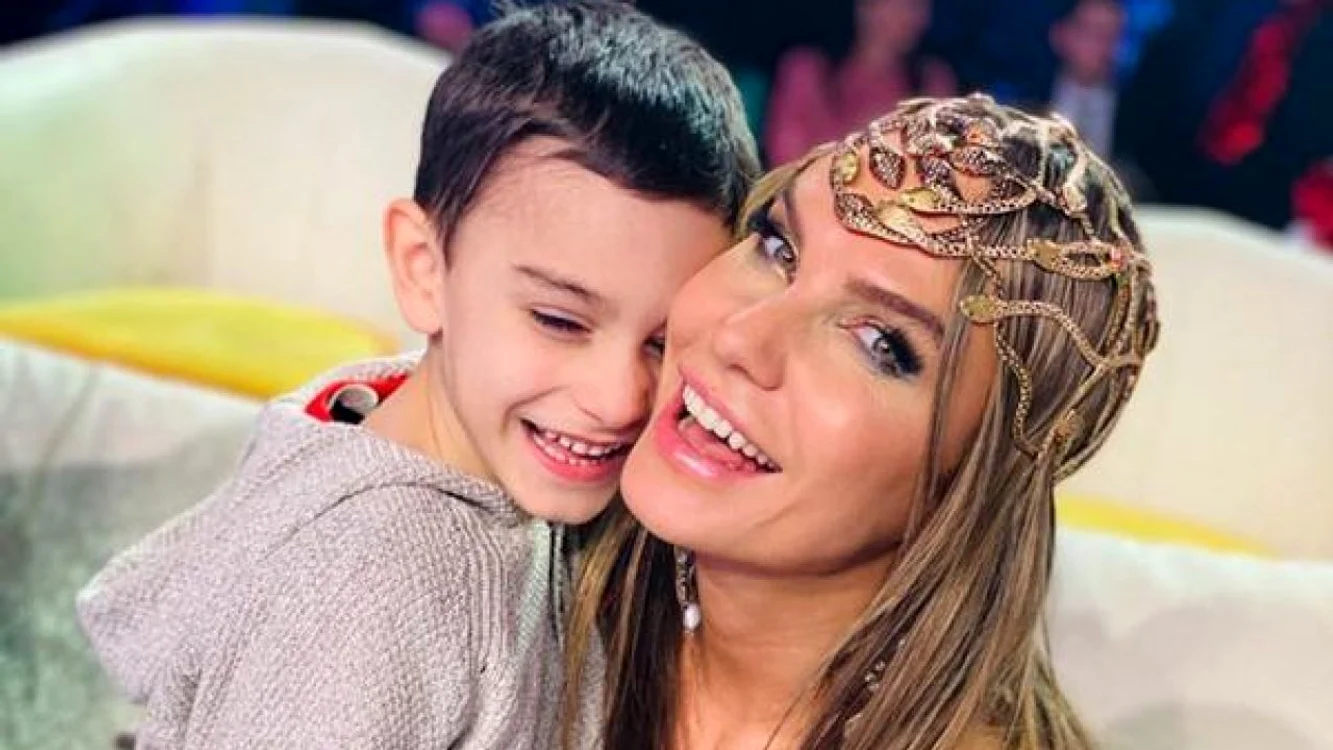 
    Anna Lesko, alături de fiul ei, AdamFoto: Arhivă personală  