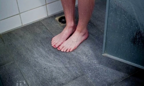 1 iti vei schimba radical parerea avantaje neasteptate ale urinatului sub dus tv74 jpg jpeg