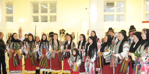 Pe scenă vor urca dansatori populari