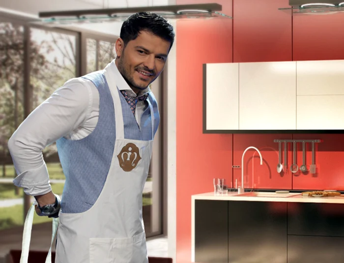 
    Liviu Vîrciu este imaginea unei firme de mobilă care urmează să-i decoteze vila din Băneasafoto: arhiva personală  