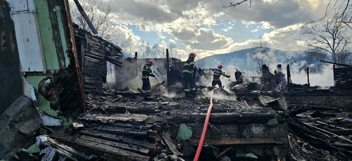Incendiu în Soveja / Foto: Monitorul de Vrancea