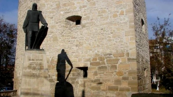 Maghiarii cer îndepărtarea plăcuţei de pe statuia lui Baba Novac jpeg