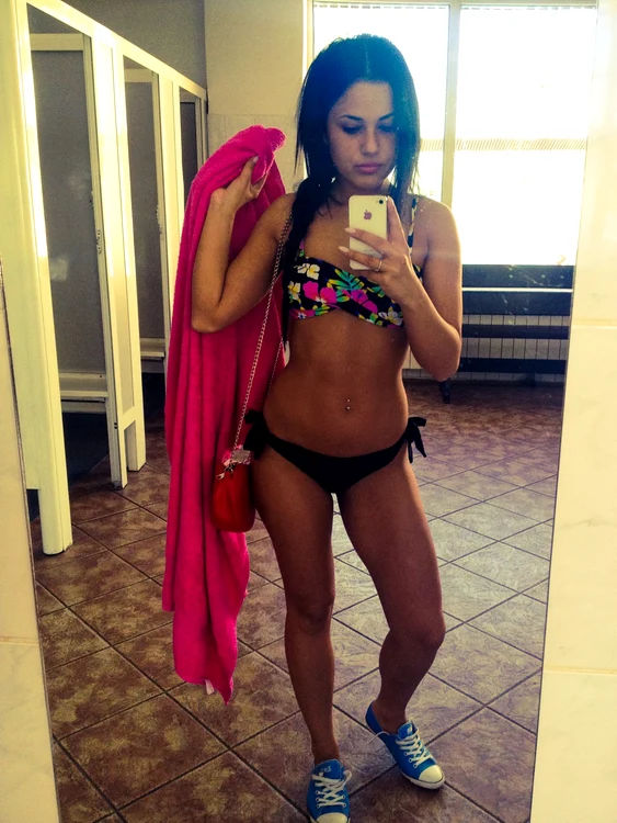 Așa arăta bustul Deei înainte de operație