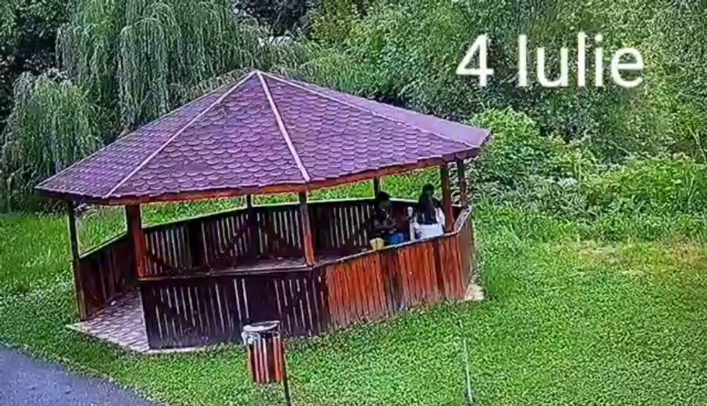 Vandalism în Parcul Copiilor din Găești. Ce au distrus derbedeii VIDEO