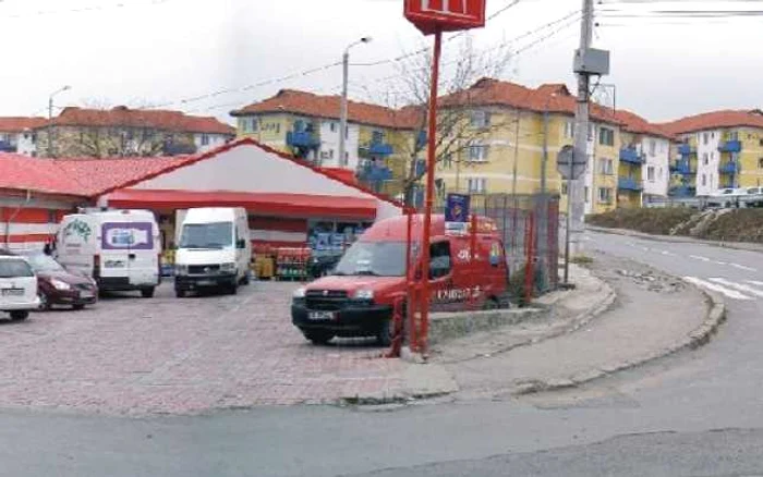 Accidentul a avut loc pe strada Eternităţii, lângă supermarketul Casablanca