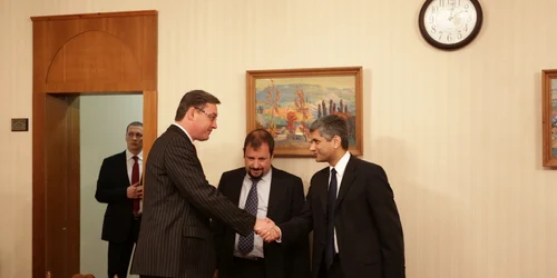 Presedintele Parlamentului Igor Corman s-a intalnit de doua ori cu misiunea FMI FOTO parlament.md