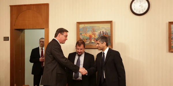 Presedintele Parlamentului Igor Corman s-a intalnit de doua ori cu misiunea FMI FOTO parlament.md