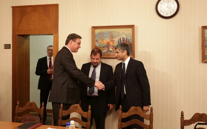 Preşedintele Parlamentului Igor Corman s-a intalnit de două ori cu misiunea FMI FOTO parlament.md