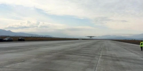 Pista Aeroportul Braşov stă nefolosită de aproape trei ani. FOTOArhivă