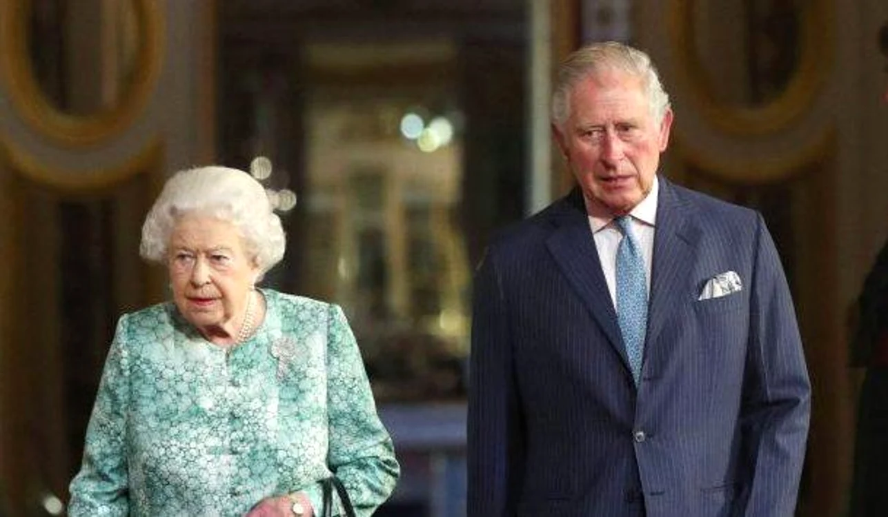 
    Regina Elisabeta a II-a şi ducele de Edinburgh au sărbătorit anul trecut 70 de ani de căsnicie Foto:Guliver/Splashnews  