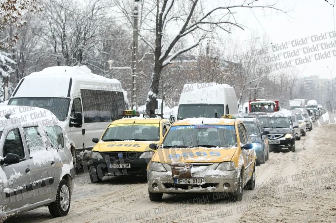 Zăpadă pe străzile Capitalei (foto: Dorin Constanda)