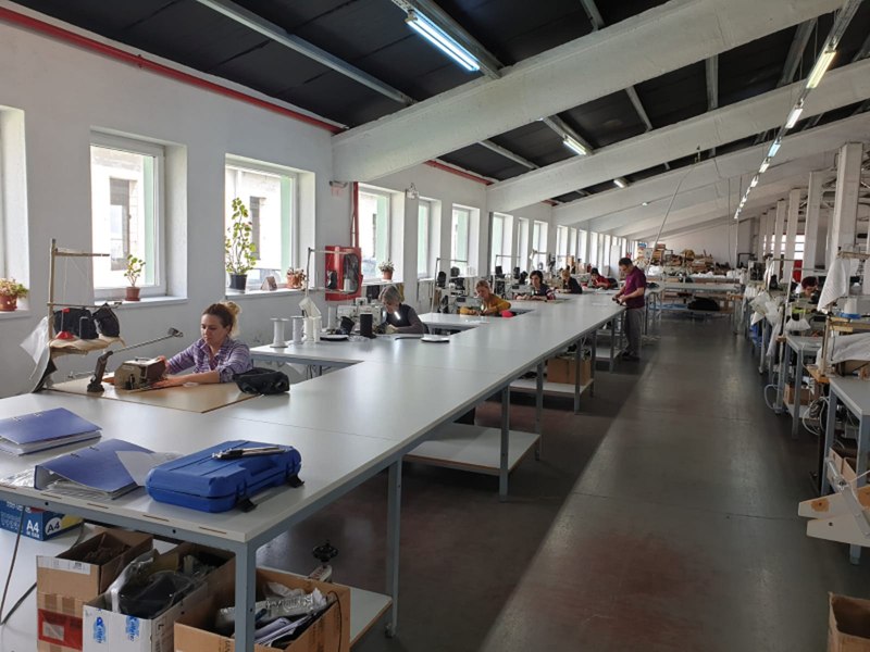 Companiile industriale vor obține licențe într-un singur punct de contact sau de la distanța, din 2025