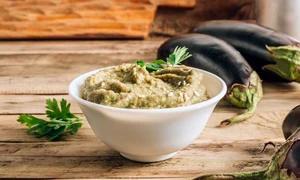 salata de vinete shutterstock 1789607375 jpg