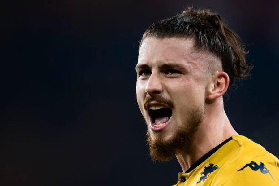 Drăgușin, tratat ca un star de Premier League: imagini de la plecarea sa la Londra VIDEO