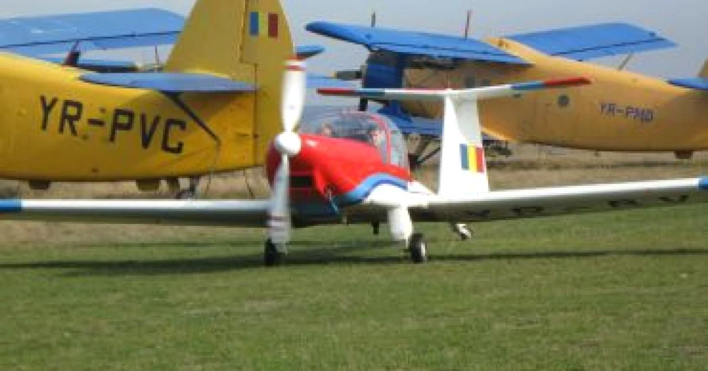 Piteşti:La aerodromul din Geamăna înveţi să pilotezi avionul gratuit