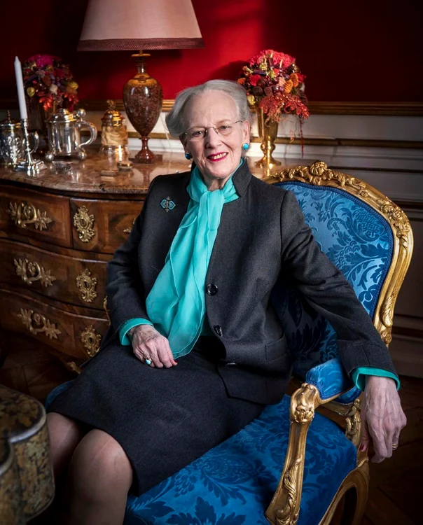 Regina Margrethe a II a a Danemarcei trebuie sa treaca printr o operatie la coloana pagina oficiala (2) jpg