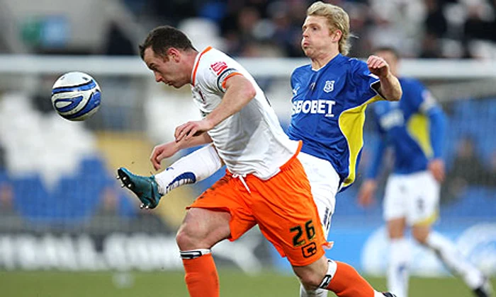 
    Charlie Adam (nr. 26) este căpitanul lui Blackpoll FOTO: guardian.co.uk  